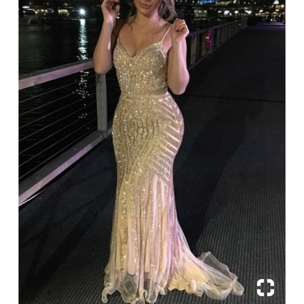 ✨Luxurious Rose Gold mermaid sparkly prom dress✨ - Picture 2 of 8